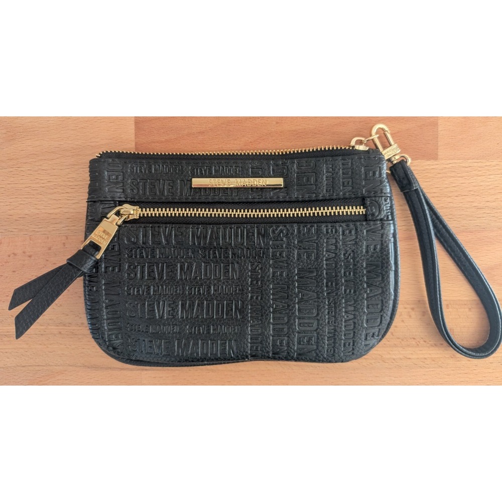 Steve Madden Wristlet Wallet 3 Dimensional Embossed Logo Black Gold